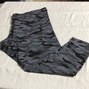 NWT! Sonoma Mid Rise Legging - gray camo - 4X